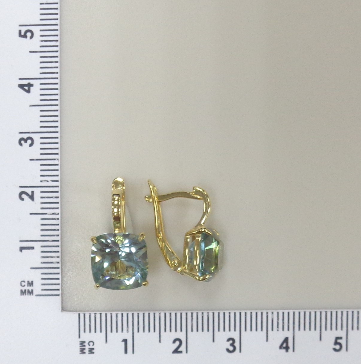 Серебряные серьги с празиолитами